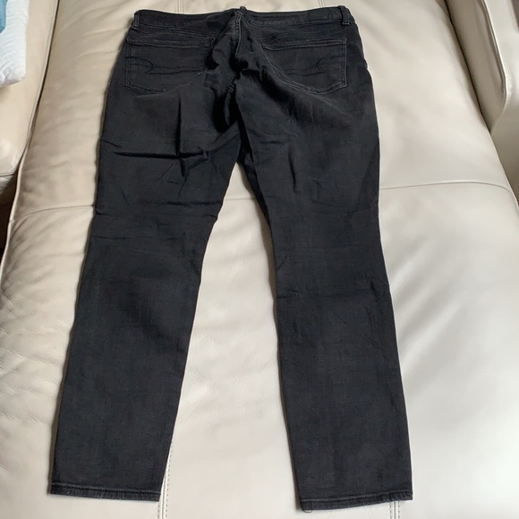 American Eagle 🦅 Jegging Jeans with distressed front. 14 Regular - Picture 6 of 11
